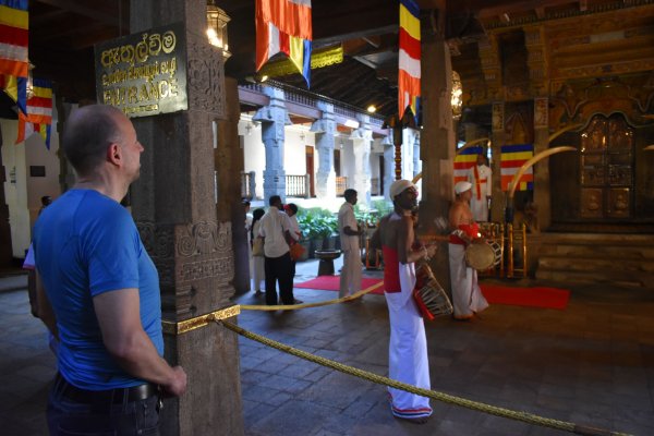 Visit Sri Dalada Maligawa Kandy (Temple of the tooth relic)